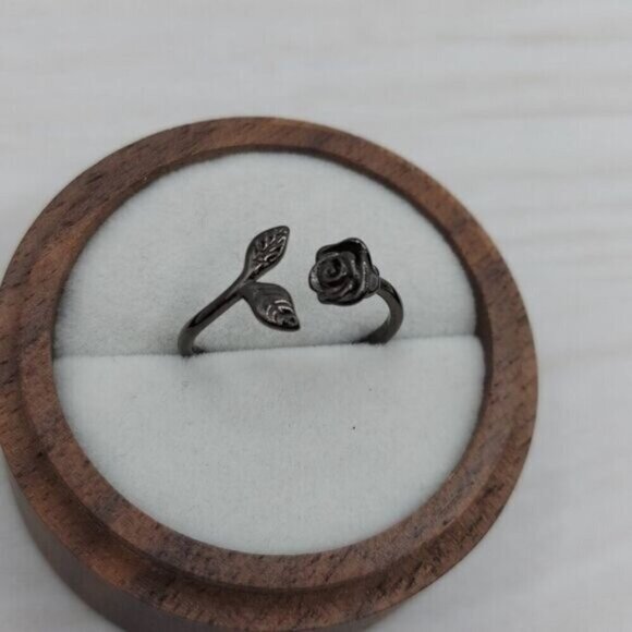 Black Rose 925 Sterling Silver Ring - Picture 3 of 7